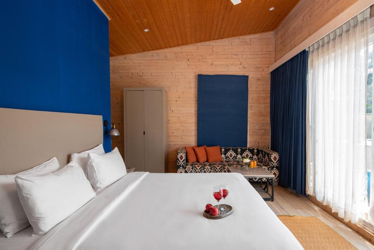 Living Room Beach Resort Morjim Exterior photo